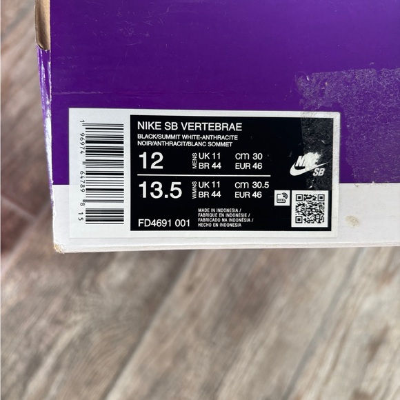 Nike Vertebrae SB Black Gum Men’s Shoe - Picture 6 of 9